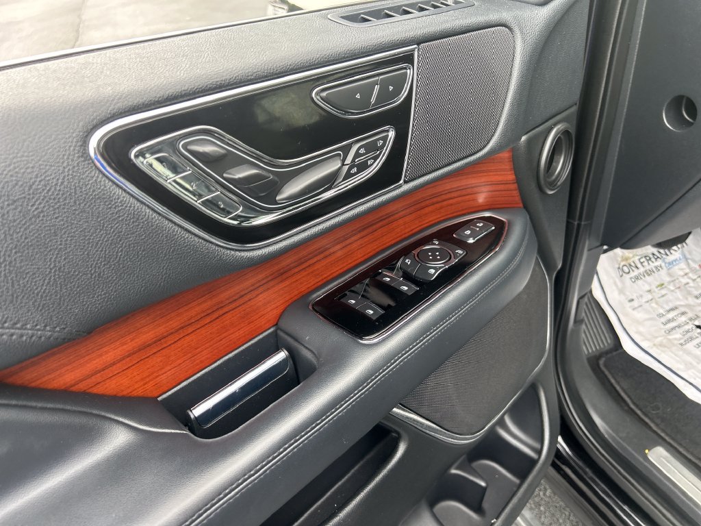 Used 2022 Lincoln Navigator Reserve AWD/4WD image 10