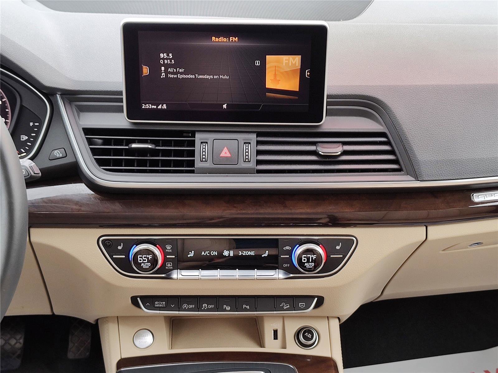 Used 2019 Audi Q5 Prestige w/ Prestige Package image 19