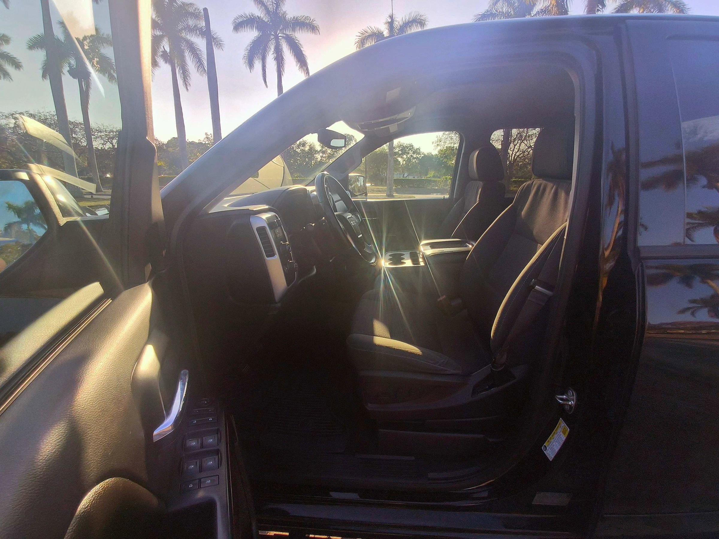 Used 2017 GMC Sierra 1500 SLE w/ SLE Value Package image 4