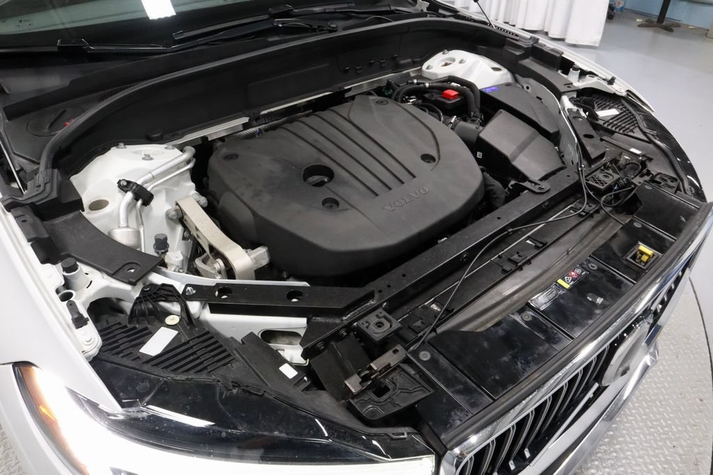Used 2023 Volvo XC60 B5 Plus AWD/4WD image 14