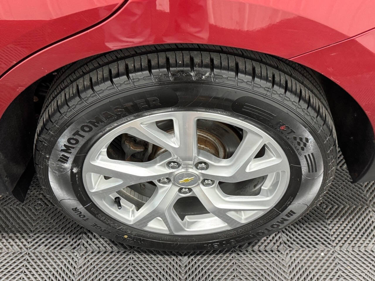 Used 2019 Chevrolet Equinox LT w/ LT True North Edition AWD/4WD image 46