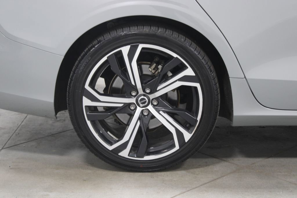 Used 2024 Volvo S60 B5 Core FWD image 13