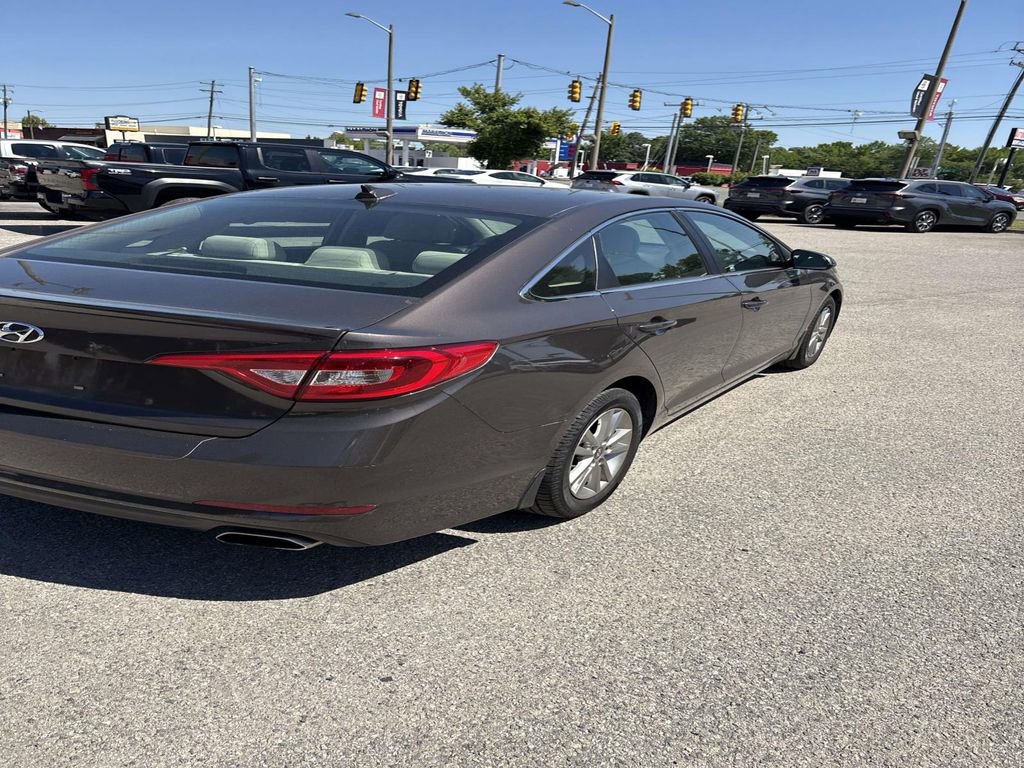 Used 2016 Hyundai Sonata SE FWD image 4