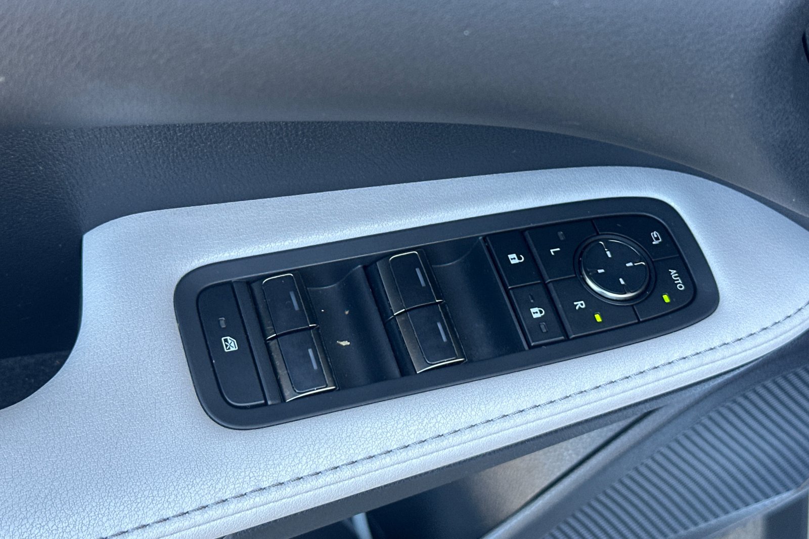 Used 2024 Lexus RX 350 Premium w/ Accessory Package (Z1) FWD image 14