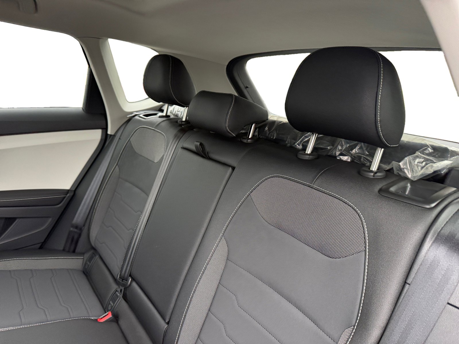 New 2026 Volkswagen Taos SE FWD image 16
