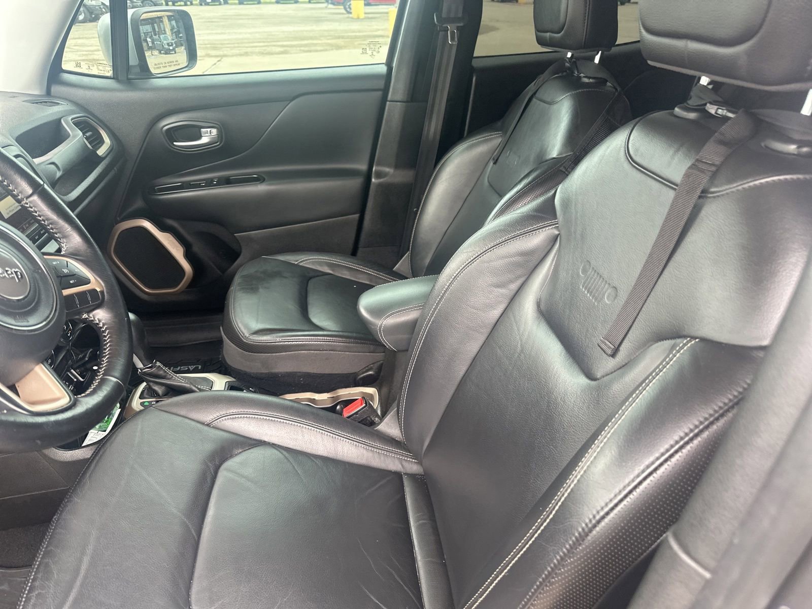 Used 2017 Jeep Renegade Limited FWD image 9