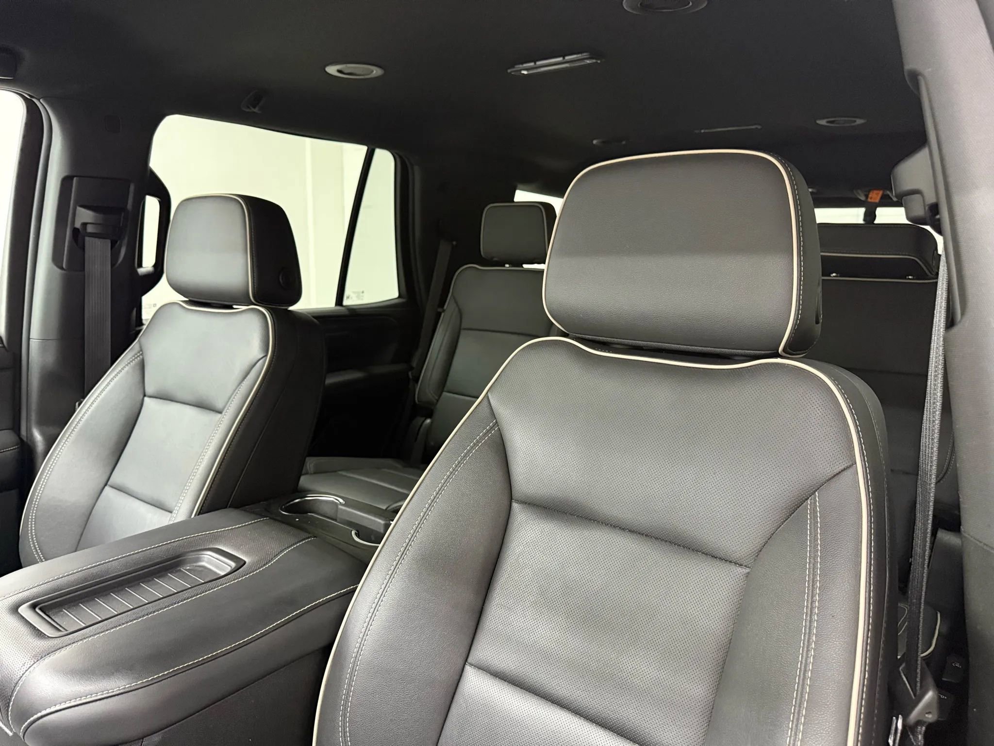 Used 2024 GMC Yukon SLT image 23