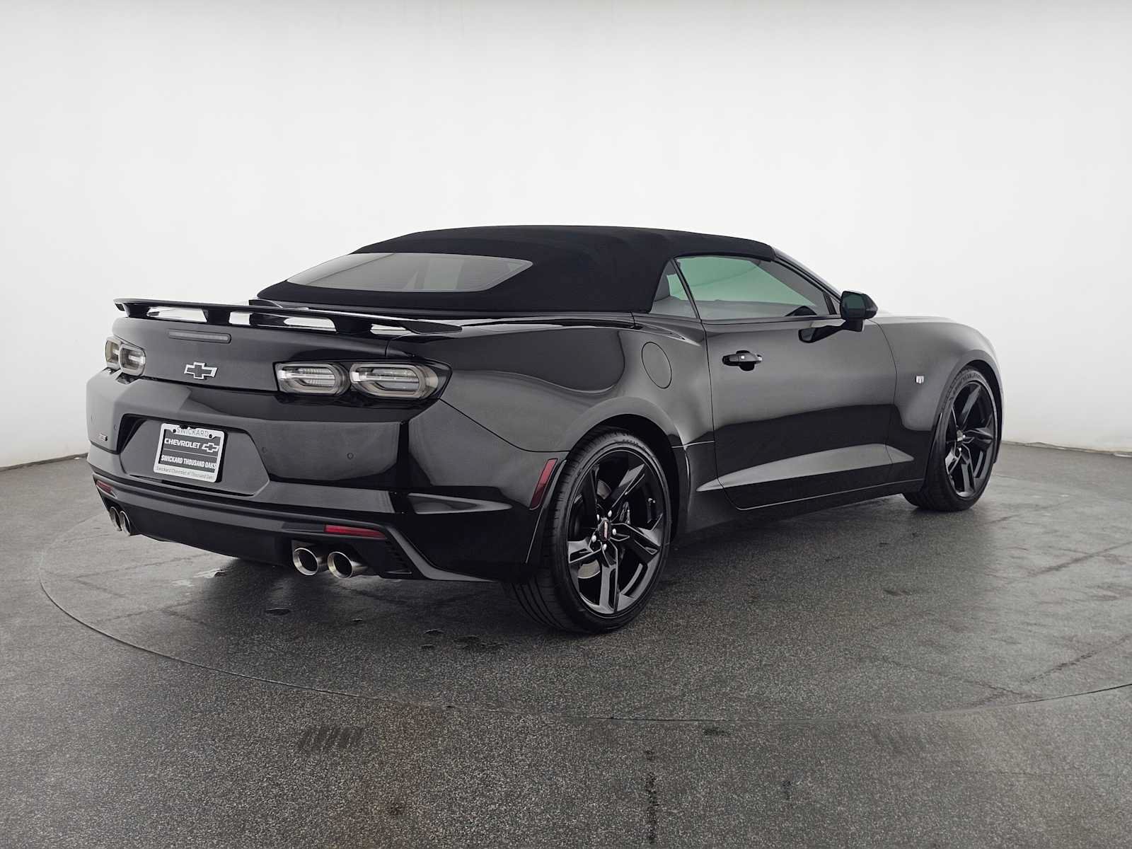 Used 2022 Chevrolet Camaro SS RWD image 3