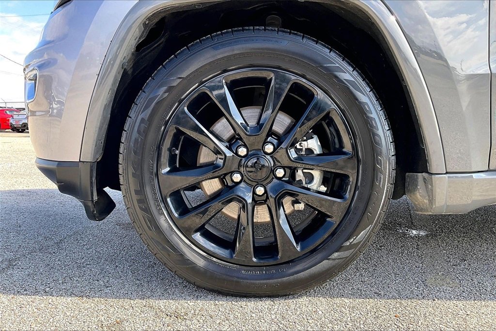 Used 2021 Jeep Grand Cherokee Laredo X image 34