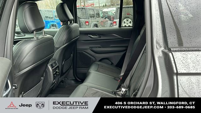 Used 2024 Jeep Grand Cherokee Altitude image 23