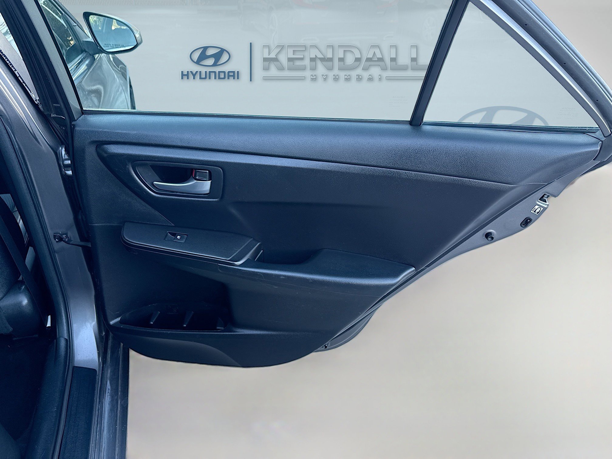 Used 2017 Toyota Camry SE image 27