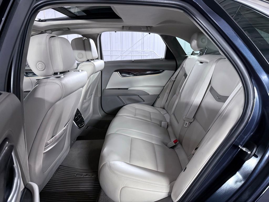Used 2014 Cadillac XTS Platinum image 33