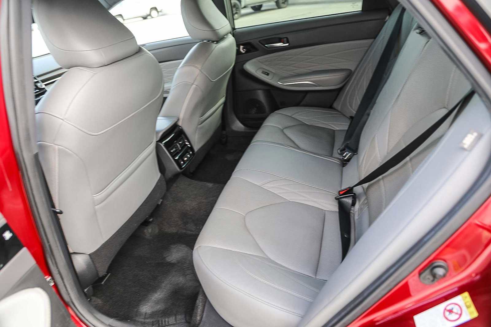 Certified 2019 Toyota Avalon Limited image 27