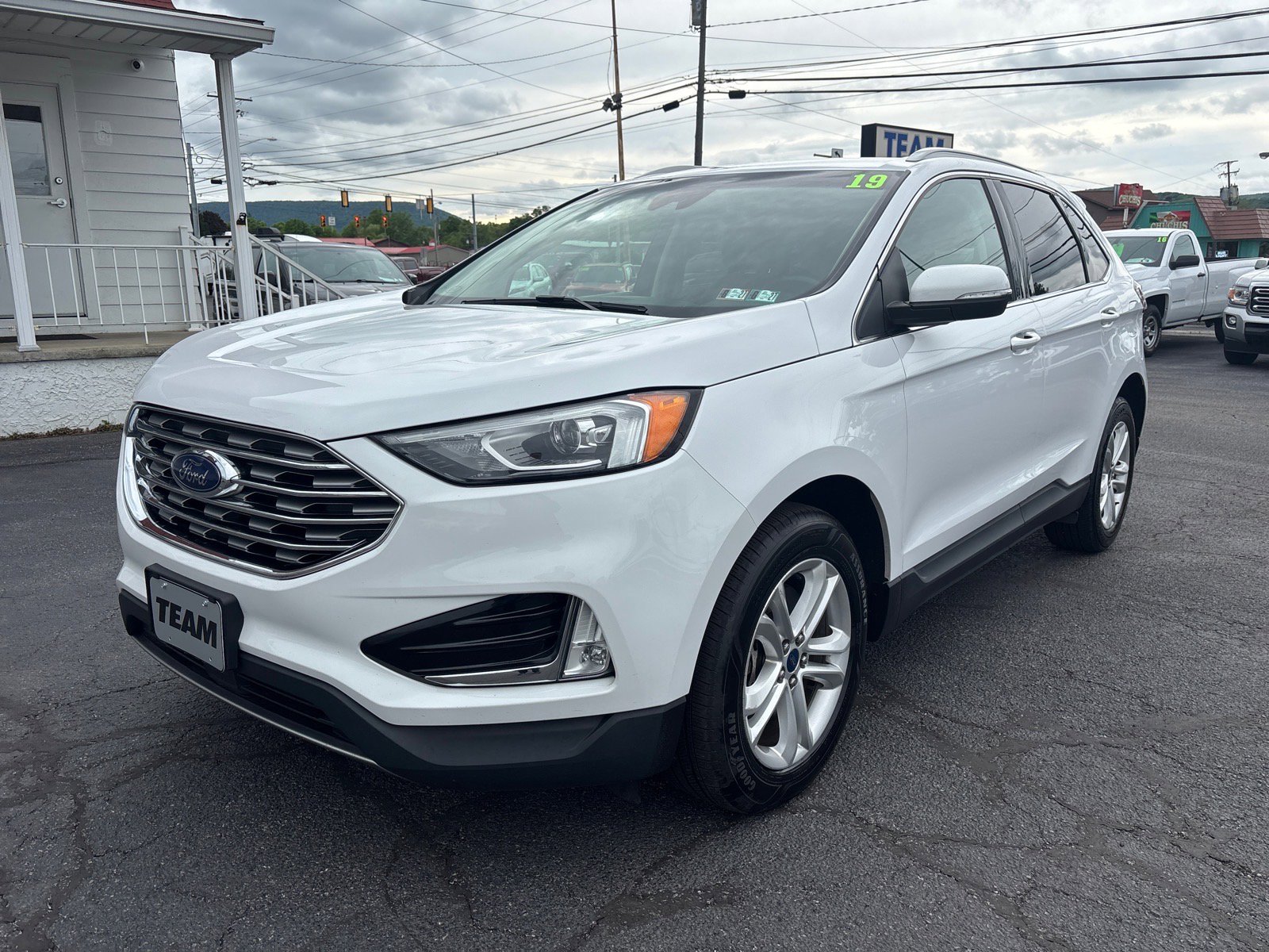 Used 2019 Ford Edge SEL w/ Equipment Group 201A AWD/4WD image 3