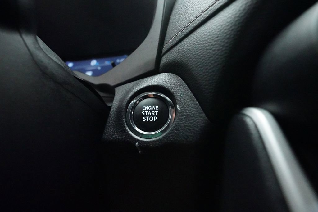 Used 2025 Toyota RAV4 XLE AWD/4WD image 30
