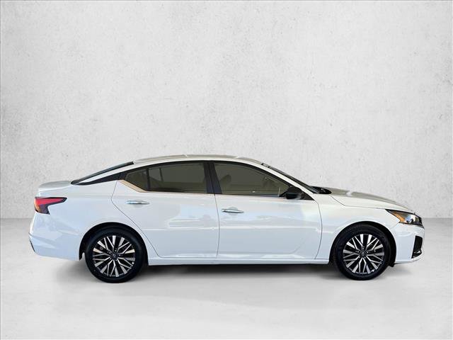 Used 2025 Nissan Altima 2.5 SV image 4