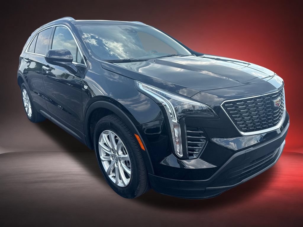 Certified 2023 Cadillac XT4 Luxury w/ Cold Weather Package AWD/4WD image 3
