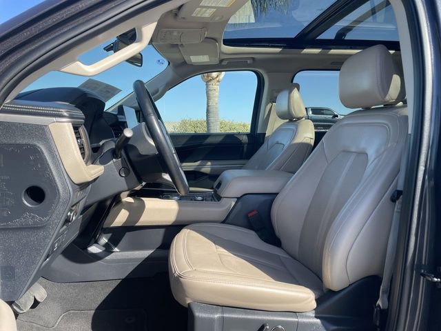 Used 2024 Ford Expedition Limited image 19