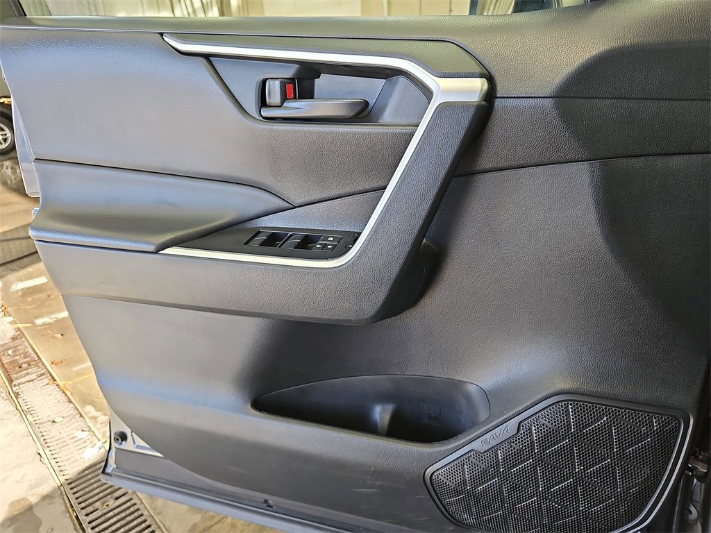 Used 2024 Toyota RAV4 LE image 27