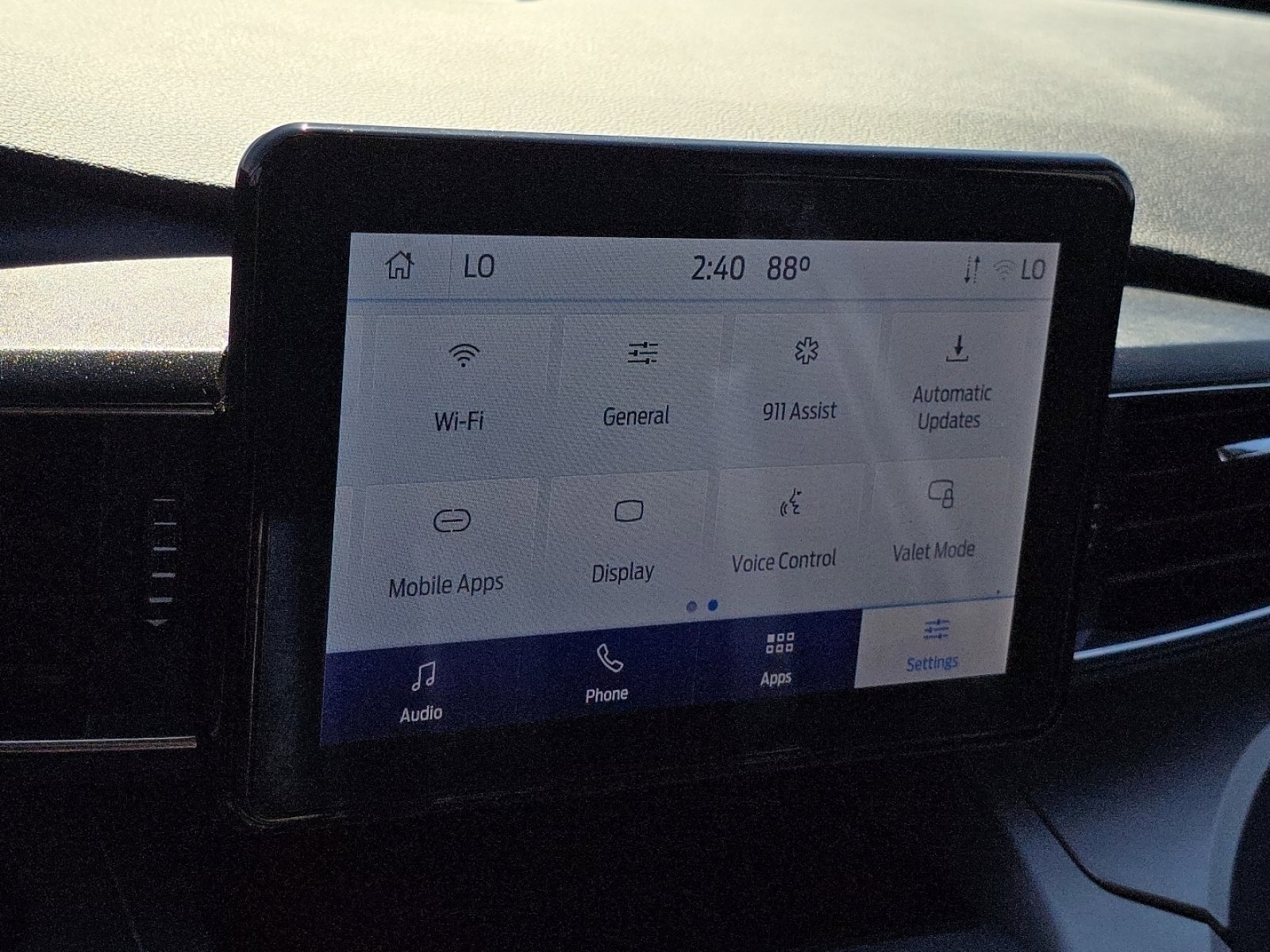 Used 2022 Ford Explorer XLT w/ Equipment Group 202A image 5