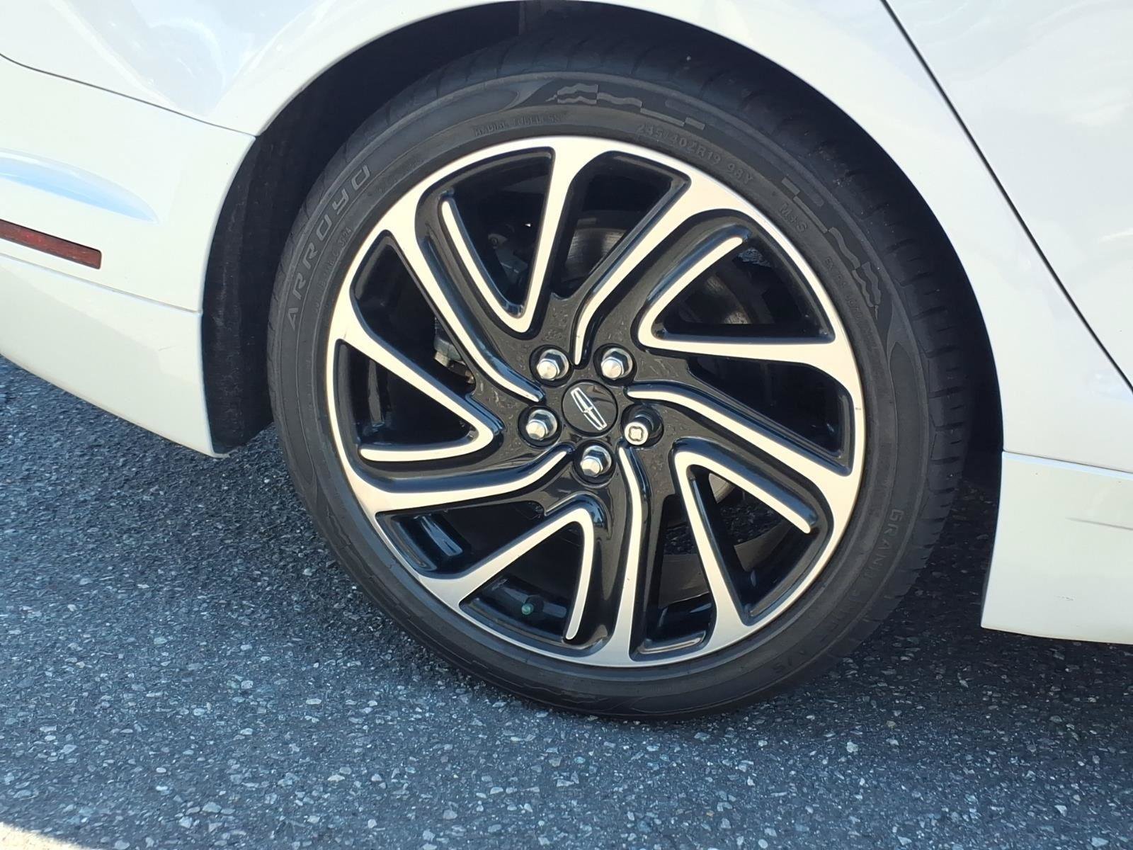 Used 2020 Lincoln MKZ Reserve w/ Luxury Package FWD image 11