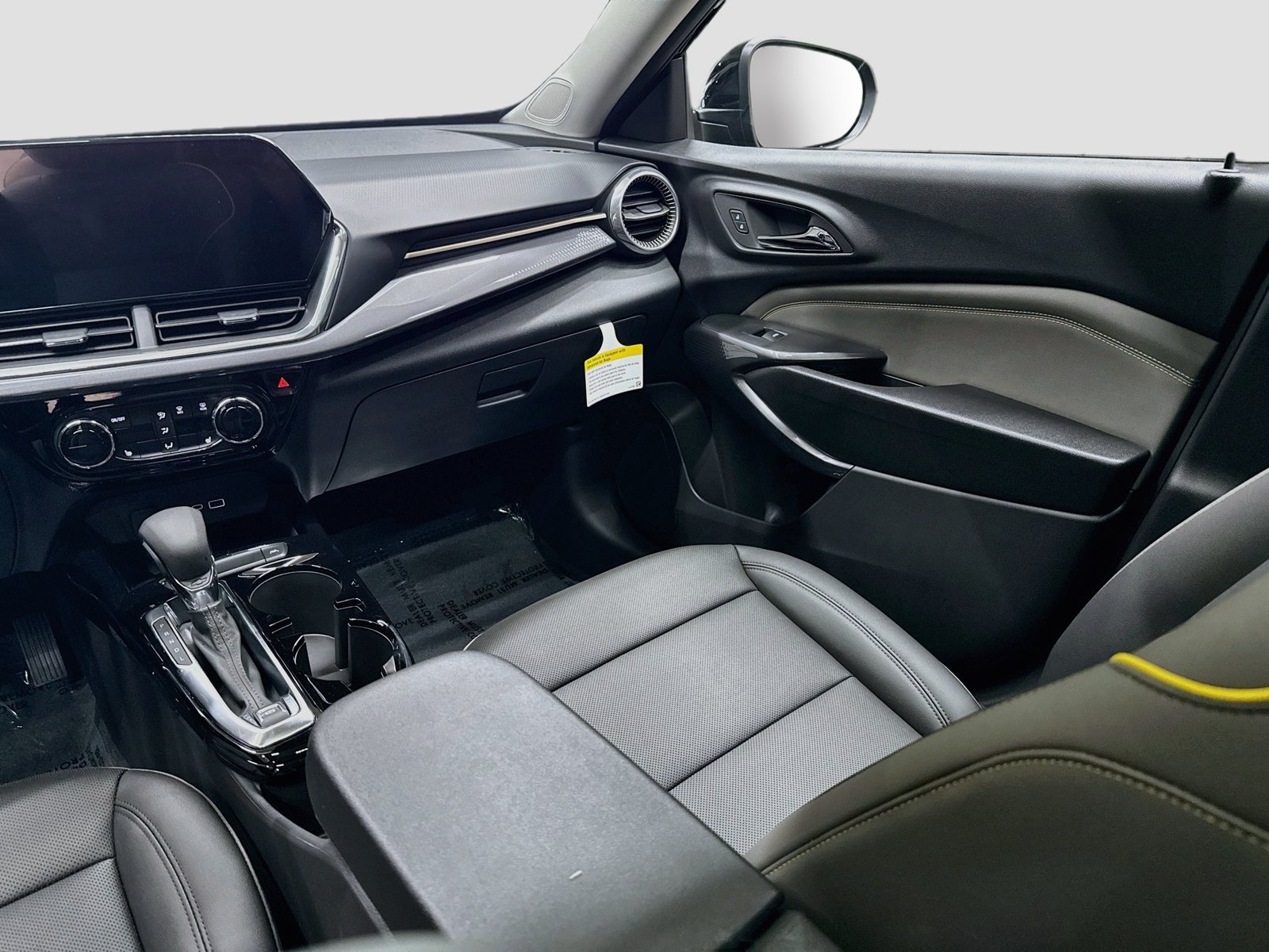 New 2026 Chevrolet Trax ACTIV w/ Sunroof Package FWD image 27