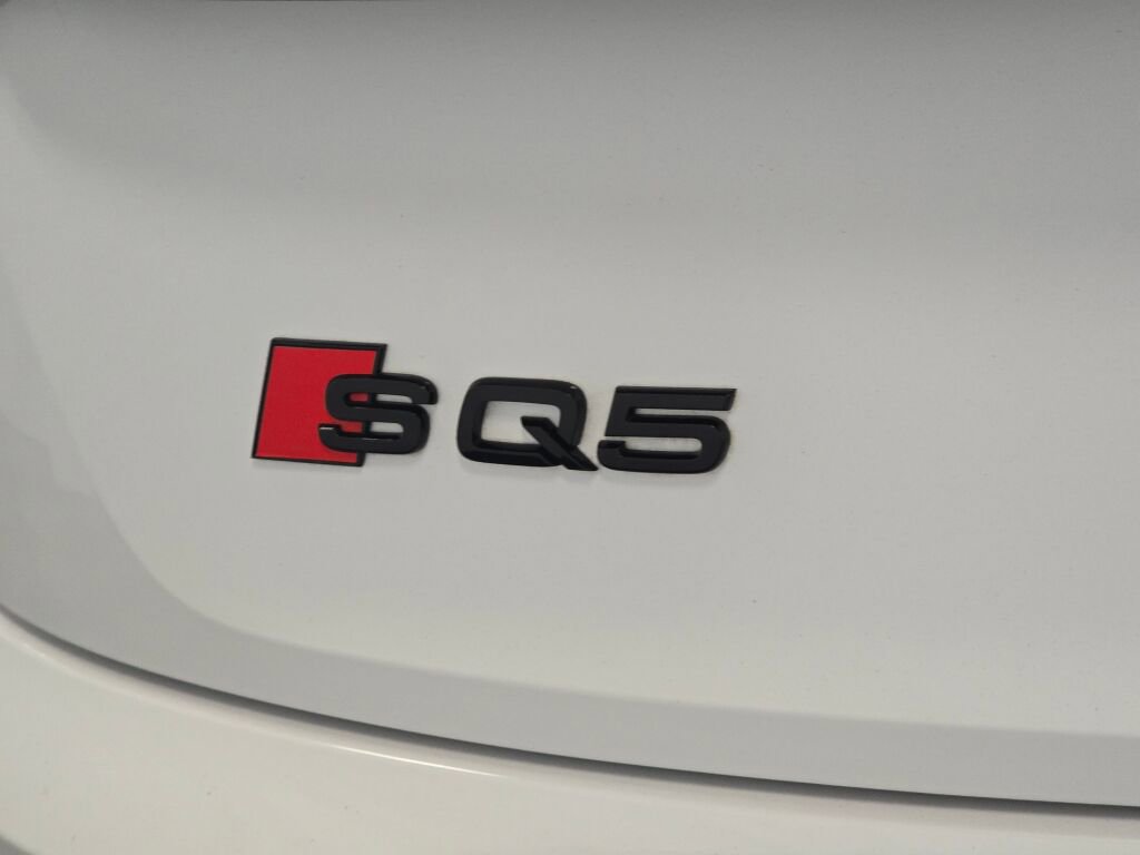 Used 2025 Audi SQ5 Premium Plus w/ Premium Plus Package image 33