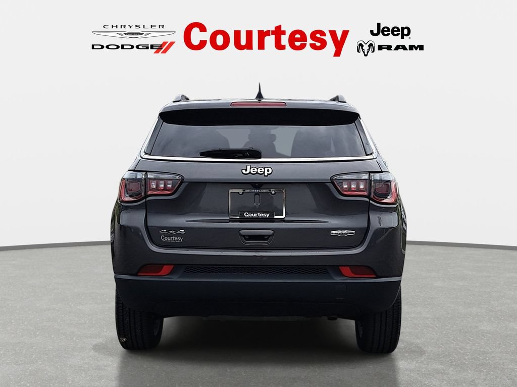 Certified 2022 Jeep Compass Latitude AWD/4WD image 5
