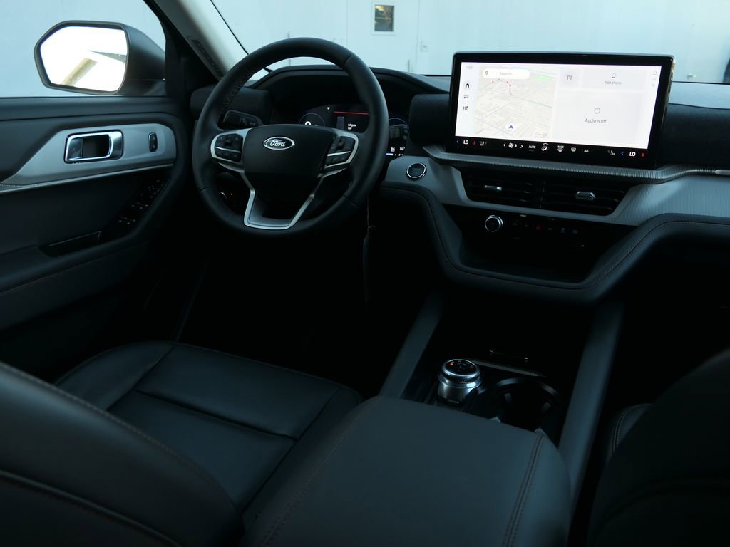 Used 2025 Ford Explorer Active w/ Active Comfort Package image 26