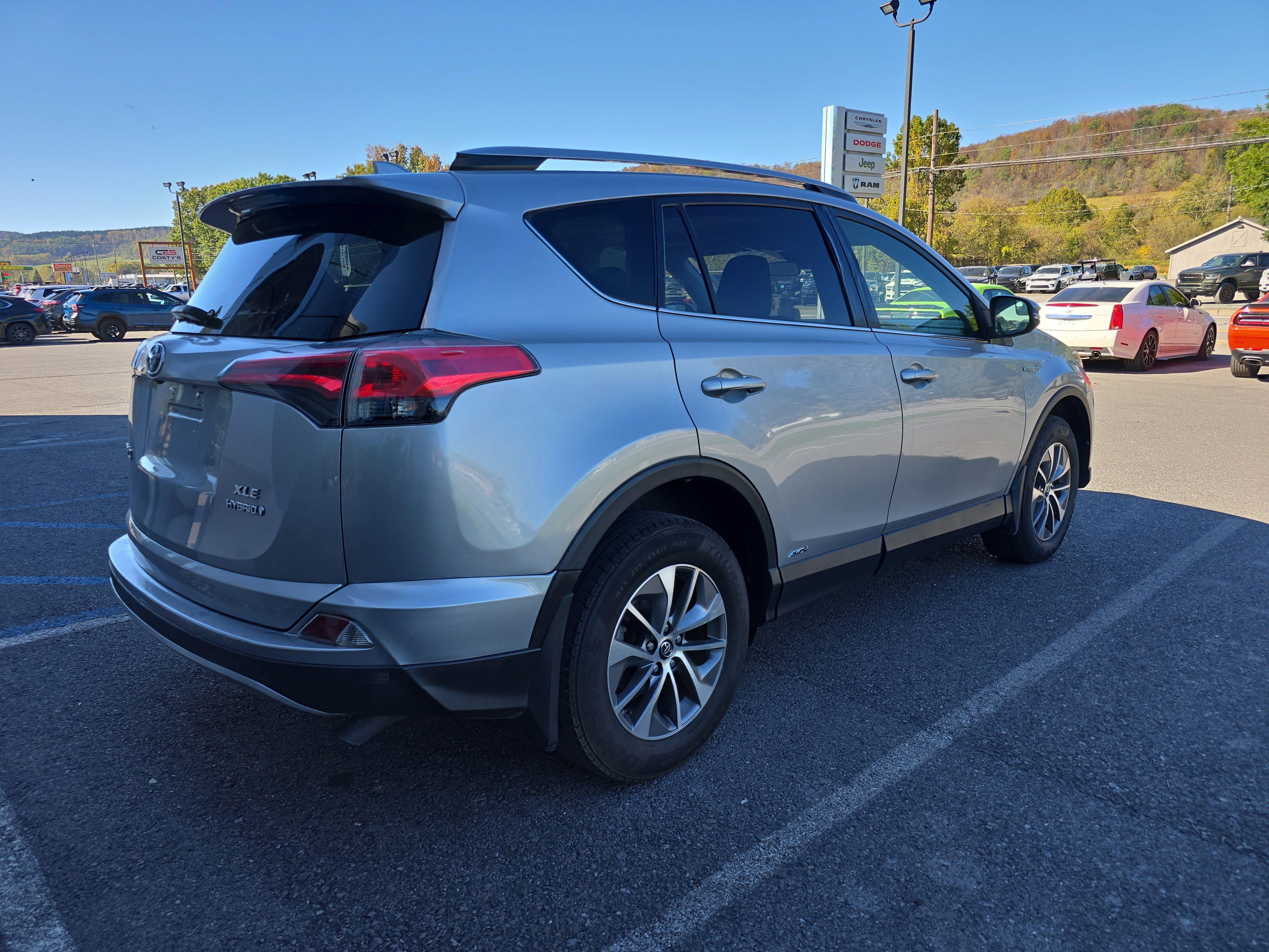 Used 2018 Toyota RAV4 XLE image 3
