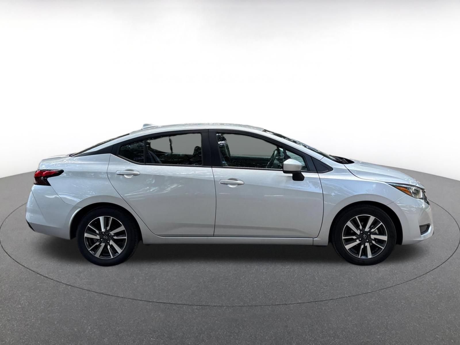 Used 2025 Nissan Versa SV FWD image 20