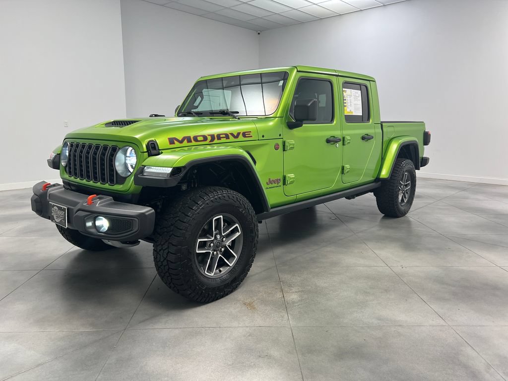 Used 2025 Jeep Gladiator Mojave w/ Convenience Group AWD/4WD image 3