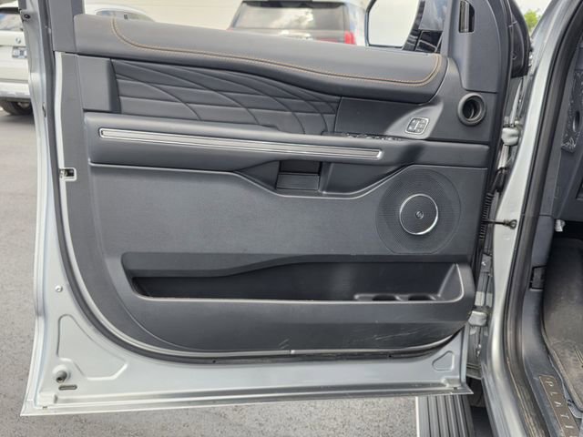 Used 2024 Ford Expedition Platinum image 15