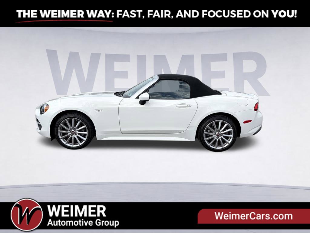 Used 2017 FIAT 124 Spider Lusso RWD image 2