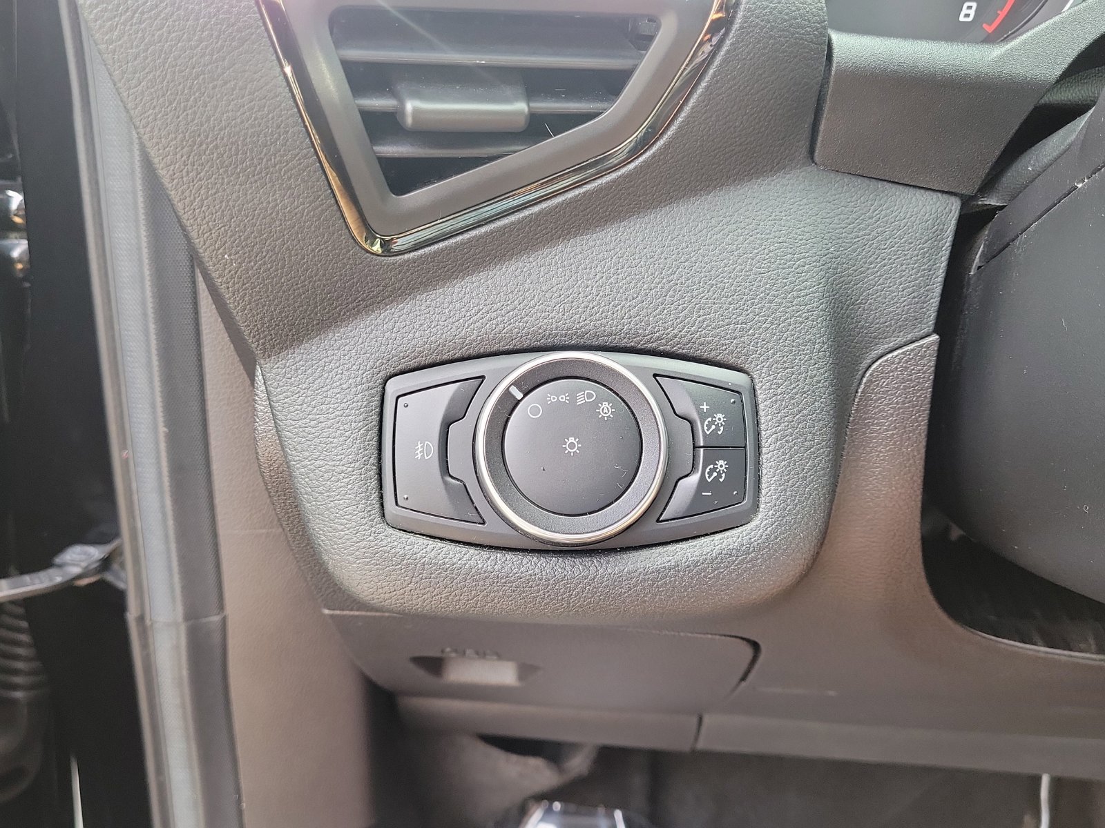 Used 2015 Ford Escape Titanium w/ Equipment Group 301A AWD/4WD image 25
