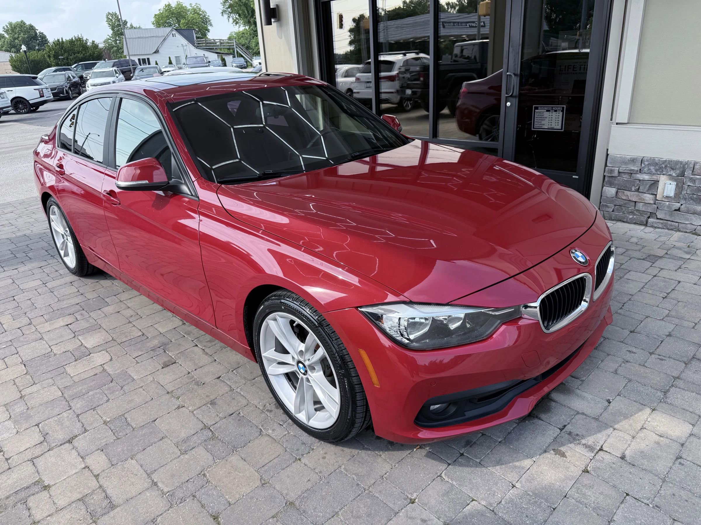 Used 2017 BMW 320i Sedan image 7