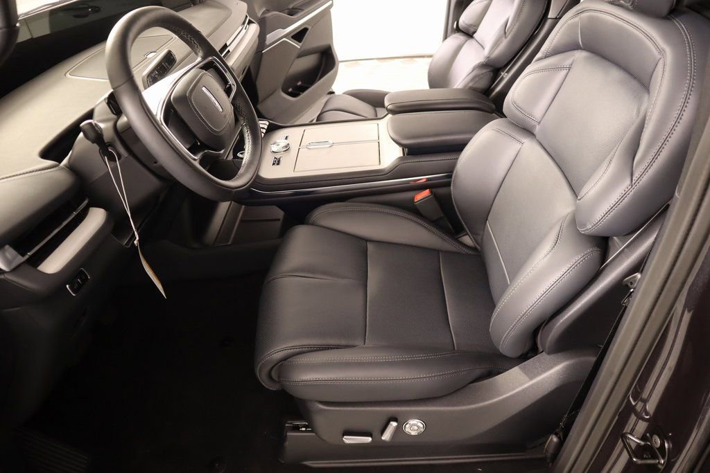 New 2025 Lincoln Navigator Reserve w/ Jet Appearance Package image 11