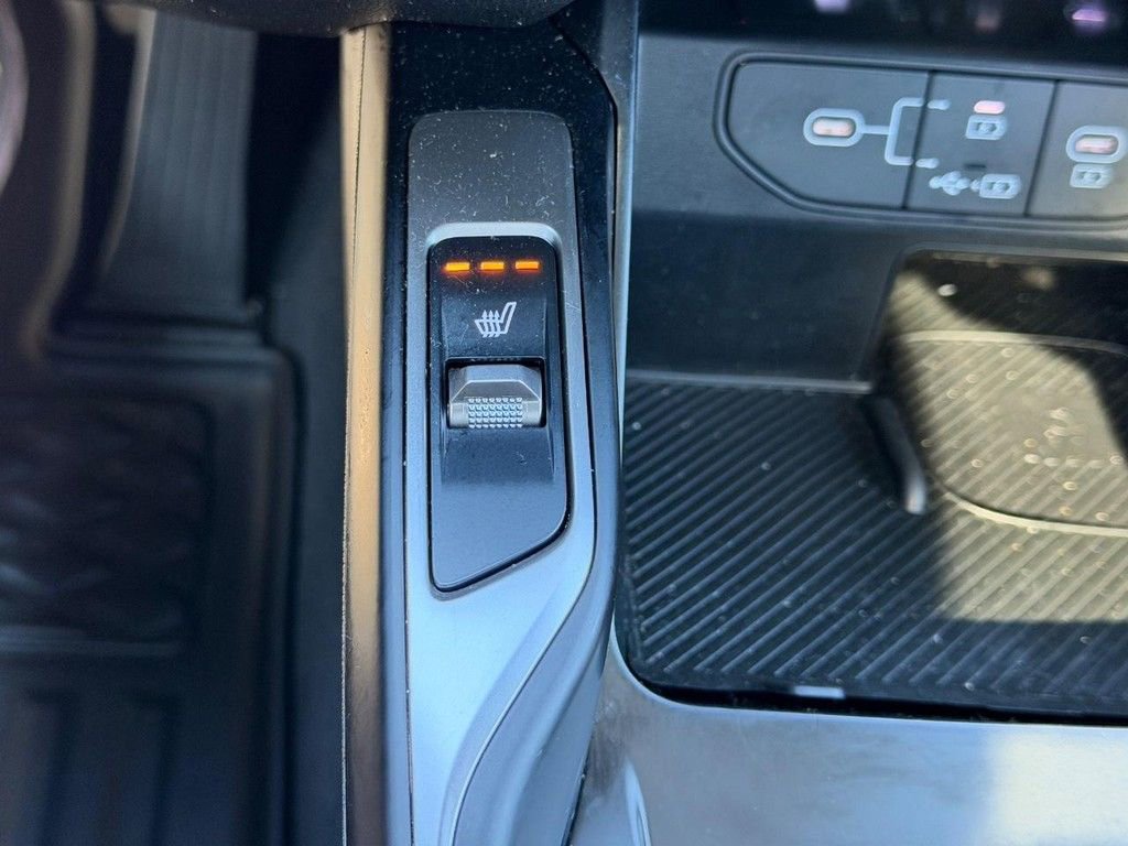 Used 2025 Kia Sorento S w/ Panoramic Sunroof Package FWD image 23