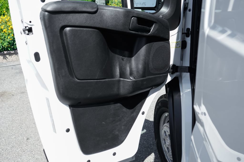Used 2024 RAM ProMaster 2500 w/ Safety Group FWD image 18