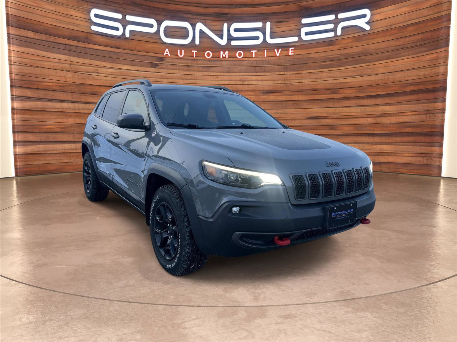 Used 2019 Jeep Cherokee Trailhawk w/ Cold Weather Group image 7