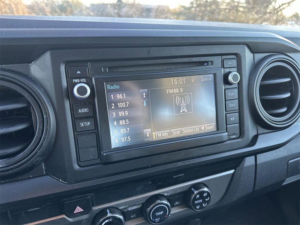 Used 2018 Toyota Tacoma SR image 16