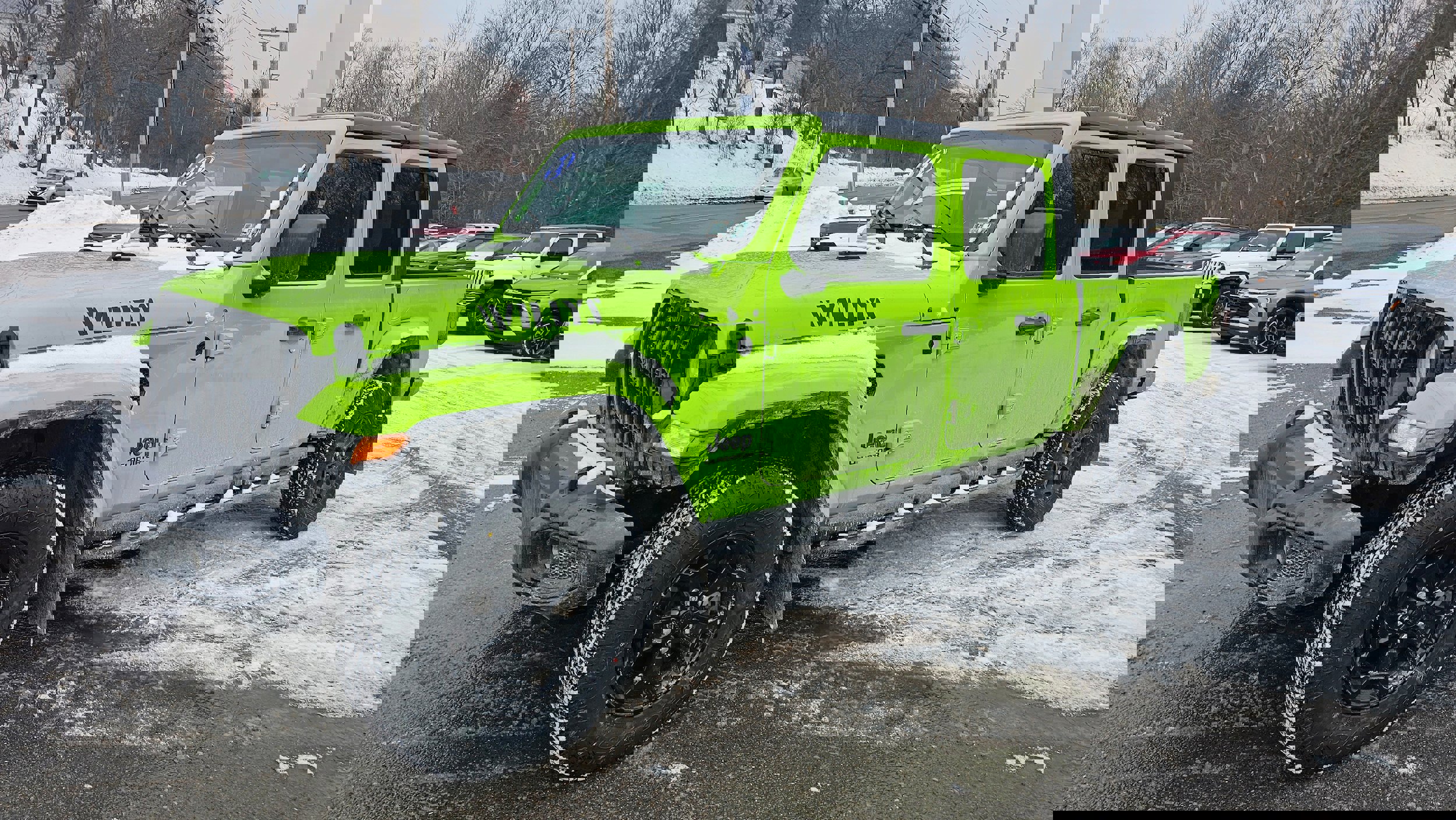 Used 2021 Jeep Gladiator Willys image 2