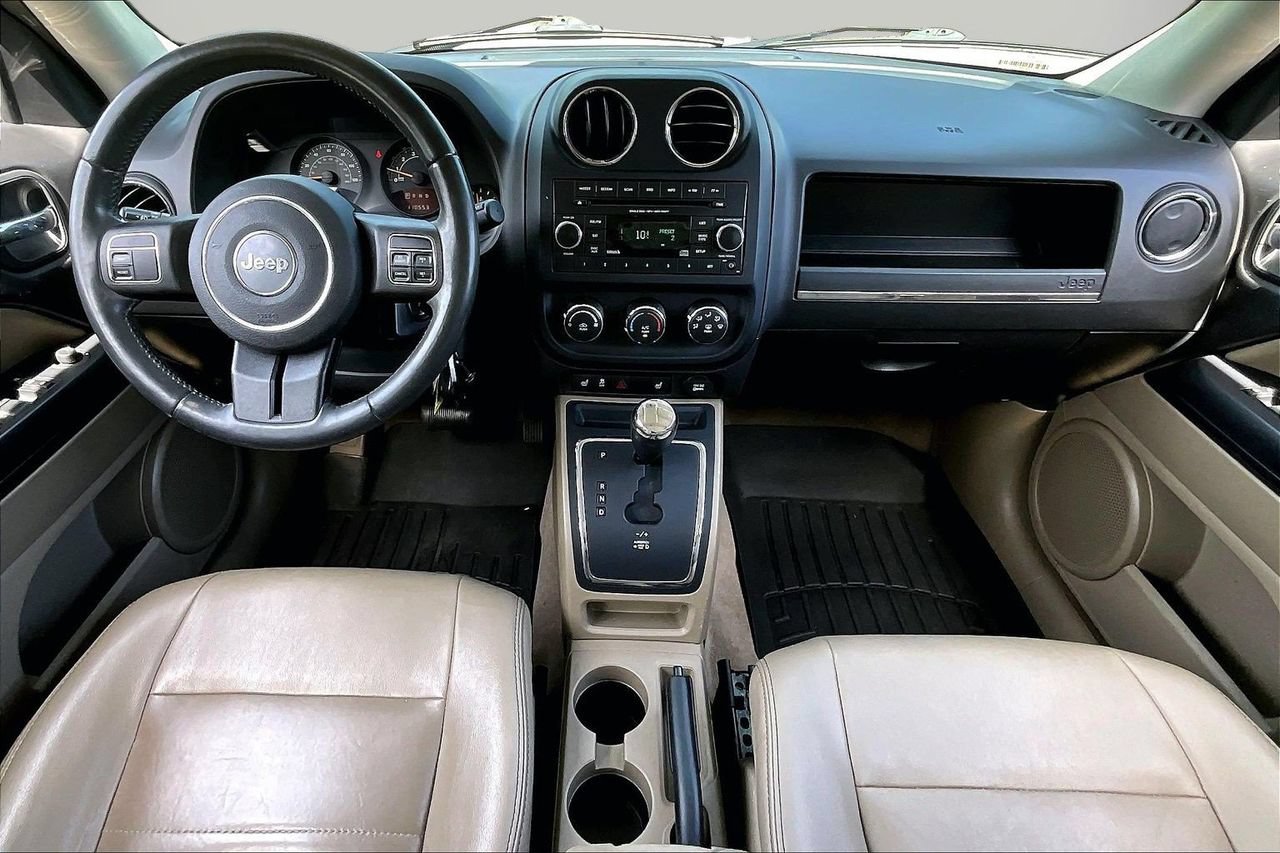 Used 2015 Jeep Patriot High Altitude FWD image 13