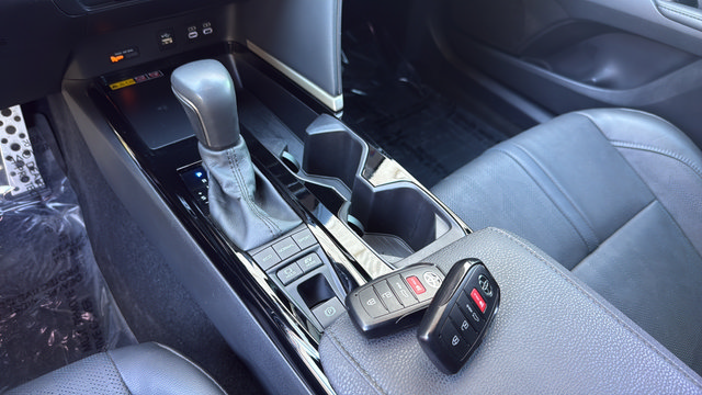 Used 2025 Toyota Camry XSE FWD image 19