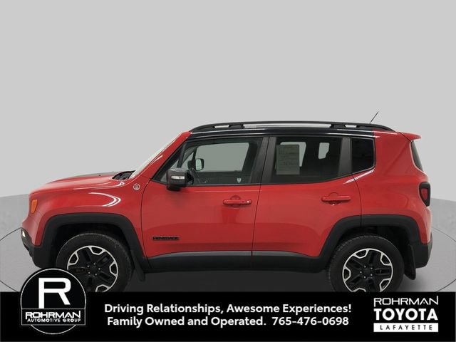 Used 2017 Jeep Renegade Trailhawk w/ Premium Trailhawk Package AWD/4WD image 3