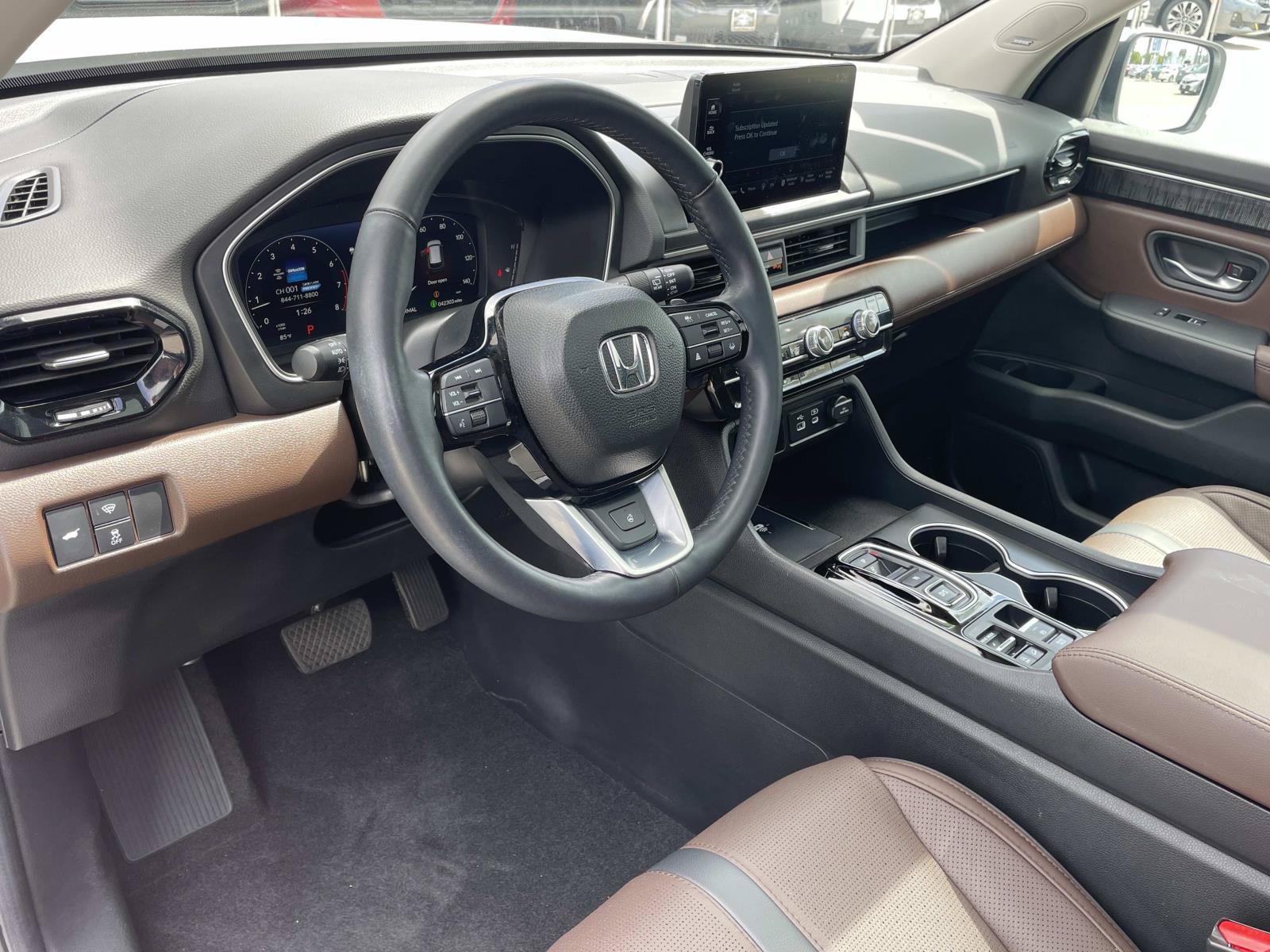 Certified 2025 Honda Pilot Elite image 4