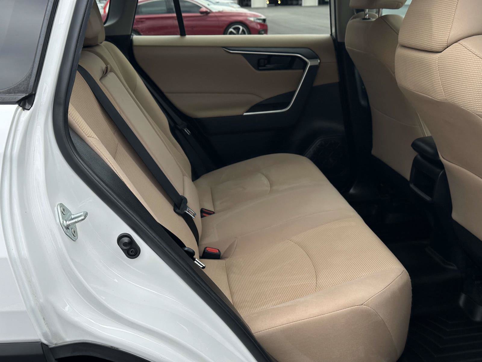 Used 2021 Toyota RAV4 LE FWD image 7