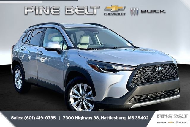 Used 2023 Toyota Corolla Cross LE image 1