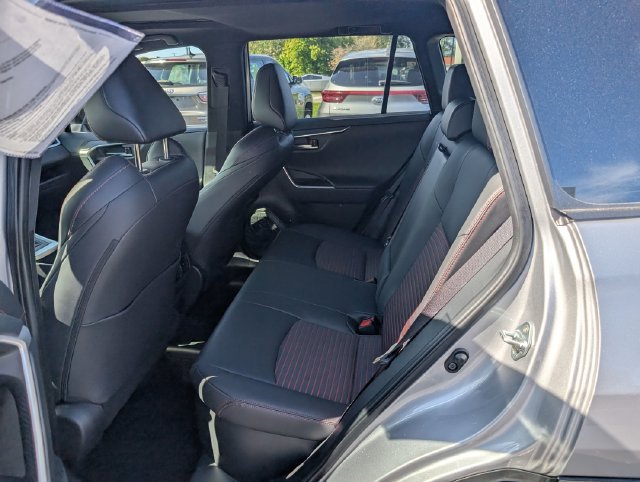 Used 2025 Toyota RAV4 XSE w/ Weather Package AWD/4WD image 10