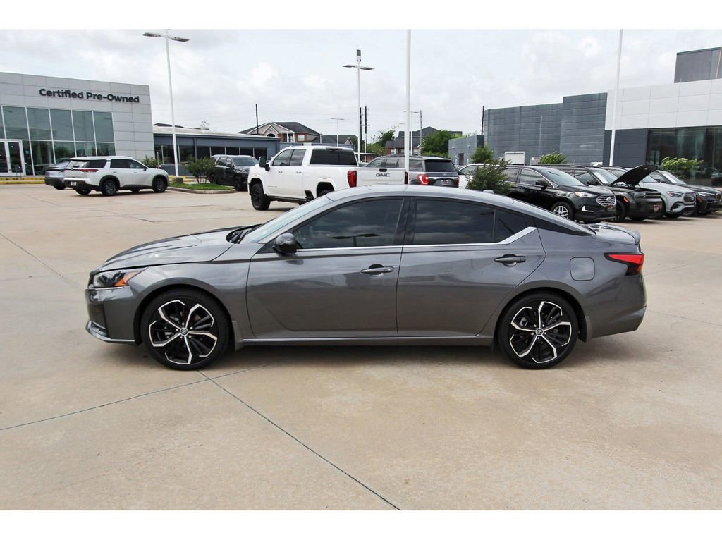 Used 2024 Nissan Altima 2.5 SR image 3